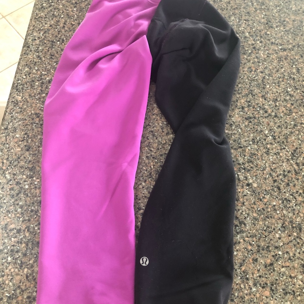 Size 8 reversible Lulumon leggings 7/8 length.